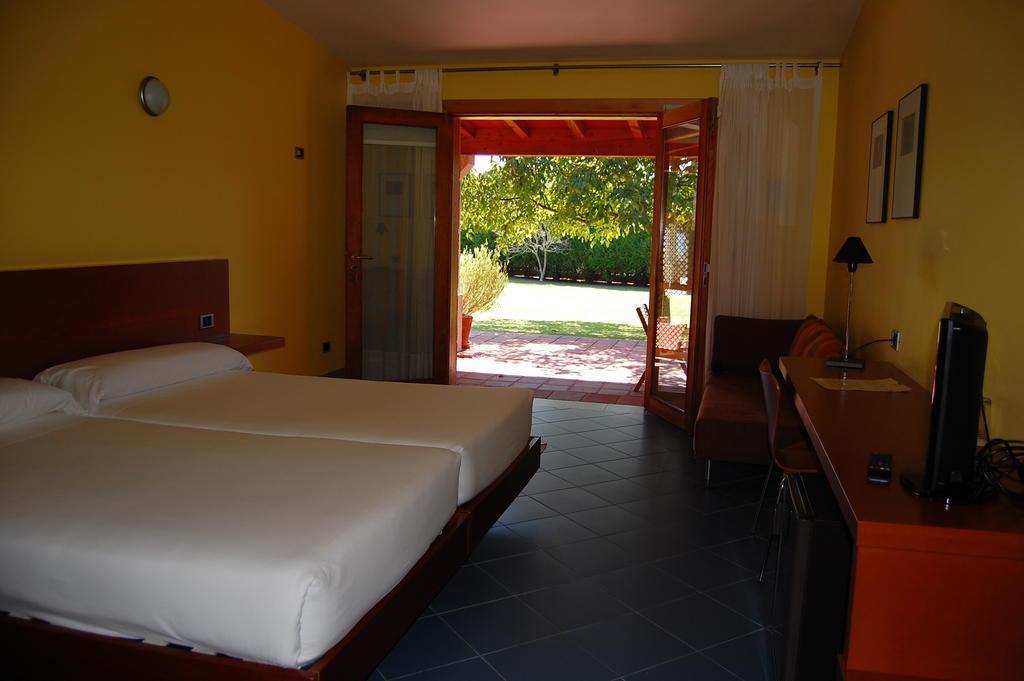 Hostal Cova Da Balea Aldán Habitación foto